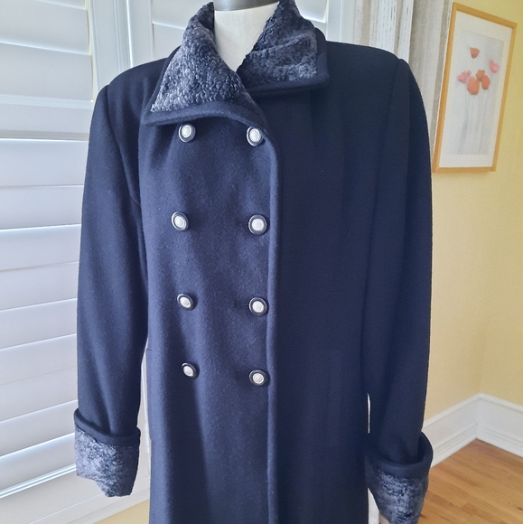 Vintage black wool coat - Picture 3 of 15
